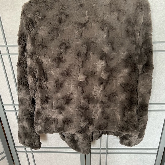 BB Dakota Faux Fur Jacket - Large - Picture 4 of 6